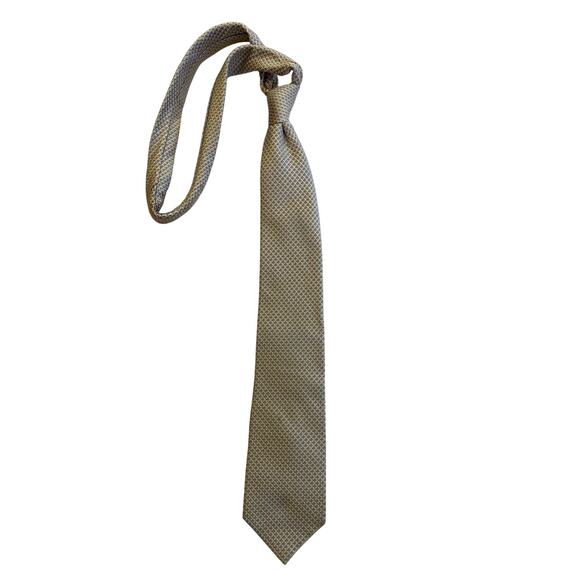 Men’s !00% Silk Club Room blue and yellow patterned tie - Picture 1 of 4